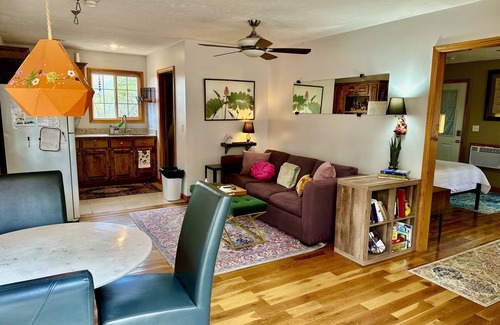 Eureka Springs Cottage | Large deck, BBQ grill, fire pit & Arkansas Sunsets- the perfect spring evening!