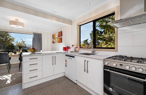 Fernhill House | LARGE DISTINCTIVE AND SPACIOUS FAMILY HOME