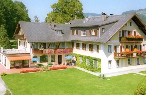 Mondsee Apartment | large double room No. 20 with balcony - Hotel Garni Stabauer