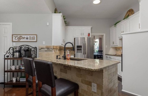 Keller Apartment | Large Executive Family Home with Pool near DFW Airport