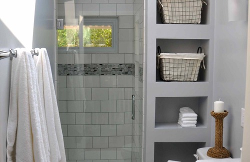 Grand Beach House | LARGE FAMILY COTTAGE-STEPS TO LAKE MICHIGAN