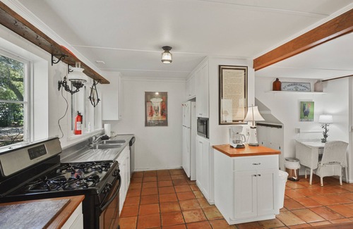 King City House | Large Family Friendly Beach House in Village with the perfect private pool!