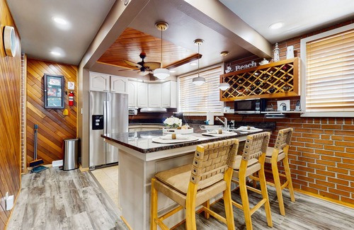 Union Pier House | Large, Family-Friendly Home with WiFi, Two Kitchens, Private Hot Tub, & Gazebo
