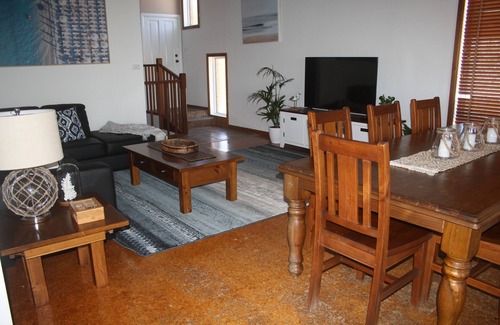 Iluka House | Large family friendly home with two separate living areas.