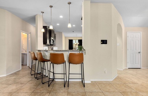 Temple House | Large Family/Group Retreat Near Medical. Games+Movie Theatre+Billiards Book Now!