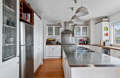 Burnside House | Large Family Home in Fendalton
