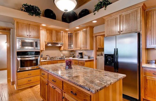 Boulder Ridge House | Large Family home with 5 bedrooms and private hot tub