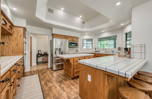 Shaver Lake Cabin | Large Family Retreat-6 BEDROOMS, Sleeps 16!