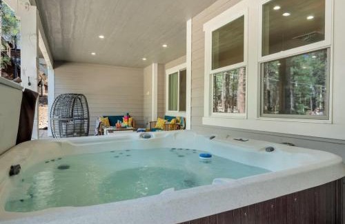 Flagstaff House | Large Flagstaff Home with Guest House
