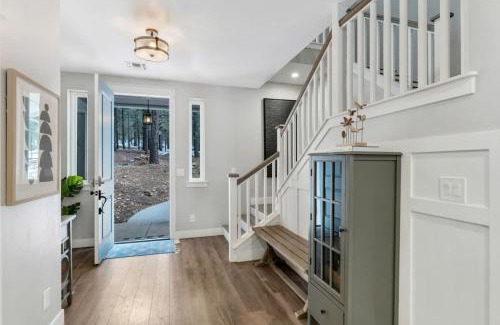 Flagstaff House | Large Flagstaff Home with Guest House