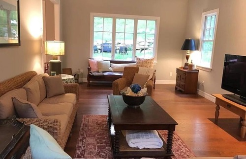 Glendale House | Large four-bedroom house in prime location