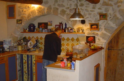 Saint-Quentin-la-Poterie House | Large village house (160 m2) with garden 400m2