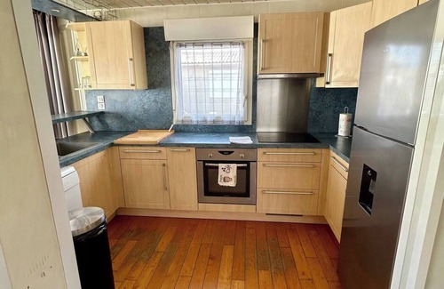 Gruissan Plage Ski Chalet | Large, fully-equipped chalet in Gruissan Plage for 6, 150 meters from the beach. Wifi fiber.