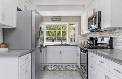 Woodbury House | Large Gated Pool home in Heart of Glendale!