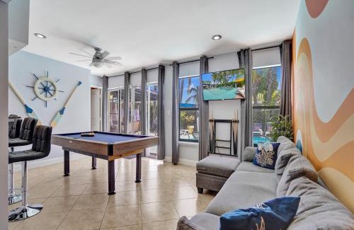 Coral Heights House | Large GAY MEN'S 1 bedroom w Gameroom heated pool clothing optional