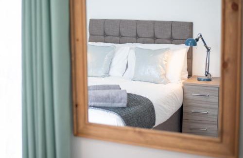 Cwmbrwla House | Large Green Garden, 4 Bedrooms, Sleeps 8