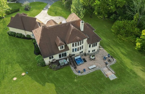 Creamery House | Large group getaway with endless entertainment for all ages!