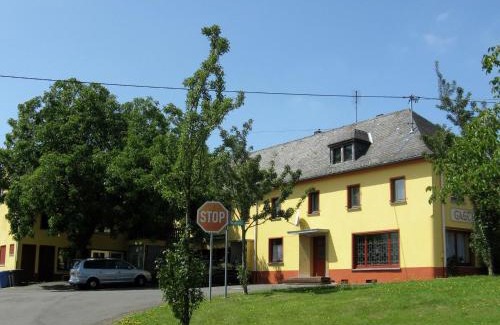 Ammeldingen bei Neuerburg House | Large group house beautifully located in Eifel