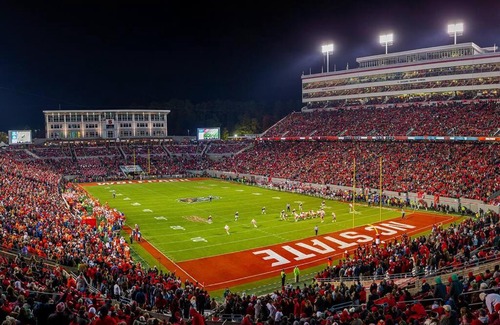 Cary House | Large groups l NC State l PNC Arena l Deck w/grill