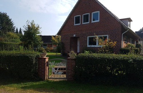 Hohwacht House | large holiday home, 350 m to the nearest beach stairs
