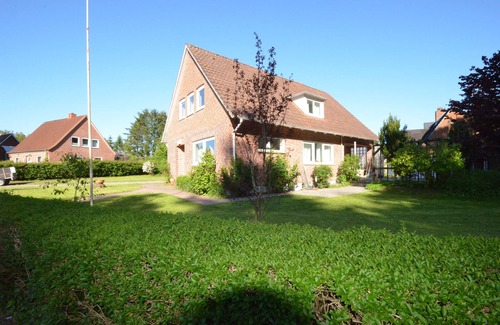 Hohwacht House | large holiday home, 350 m to the nearest beach stairs