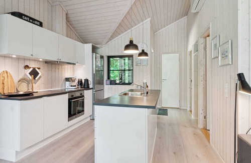 Hoensinge House | Large holiday home with hot tub by Vig Lyng