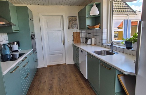 Bønnerup Strand House | Large holiday house with great seaview - sauna and hottub
