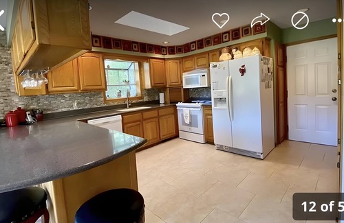 Hot Springs Village House | Large home on the 8th fairway of the Balboa Golf Course with decks and sunroom!