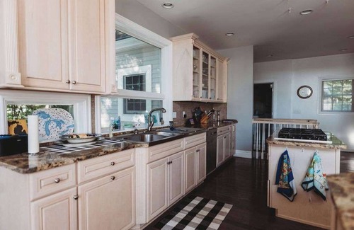 Central Lake House | Large home on the Lake, Hot tub, Families, Groups