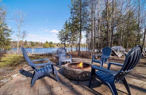Central Lake House | Large home on the Lake, Hot tub, Families, Groups