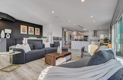 Northeast Colorado Springs House | Large Home-Pikes Peak Views-High End-Pool Table