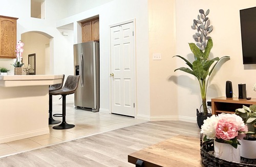 Rosedale House | Large Home W/ComfyBeds &BBQGrill ForUpTo14 Guests