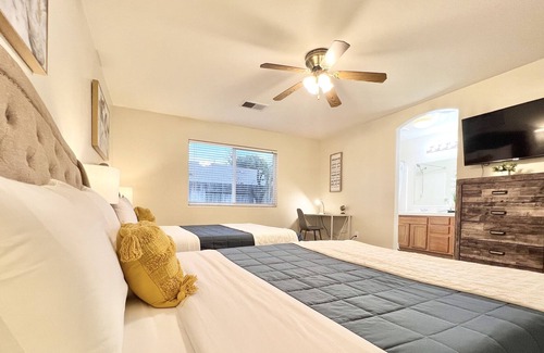 Rosedale House | Large Home W/ComfyBeds &BBQGrill ForUpTo14 Guests