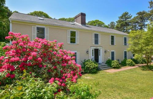 Chatham House | Large Home w Fire Pit and Dogs Welcome