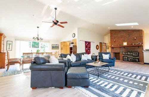 Chatham House | Large Home w Fire Pit and Dogs Welcome