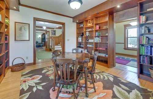Wisconsin Dells House | Large Home with Indoor Basketball Court and Game Room!