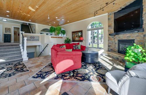 Wisconsin Dells House | Large Home with Indoor Basketball Court and Game Room!