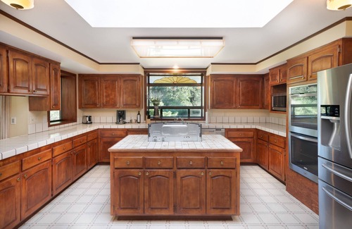 Brookings House | Large Home with Luxury Hot Tub and Custom Vaulted Ceilings