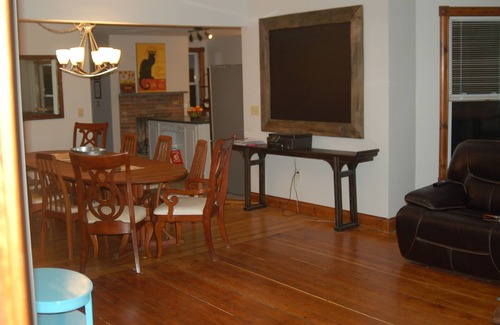 Middletown House | Large house-10 minutes to Newport