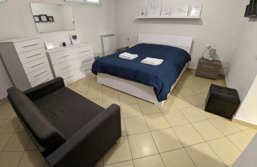 Zona XXXIII Acilia Sud Apartment | Large house 3 floors City 'n sea