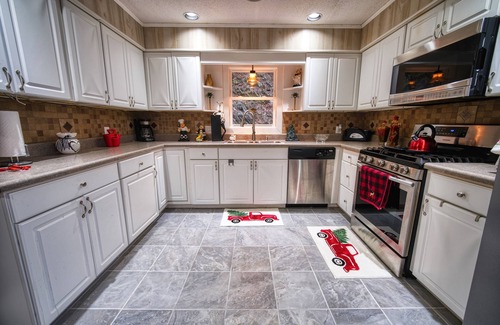 Foscoe House | Large House, Fireplace -Near Sugar and Grandfather Mountain & downtown Boone, NC