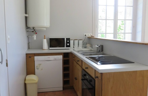 Plouescat House | Large house in private park, walking distance to the sea, sleeps 15