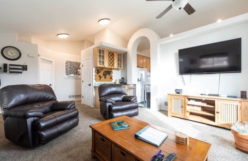 Berkley House | Large House, New Basement, Minutes from Downtown!