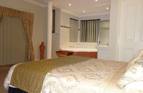 Dumbarton Other | Large House on Acreage+River+BeautifulViews+sleeps14+Hire of optional gypsy vans