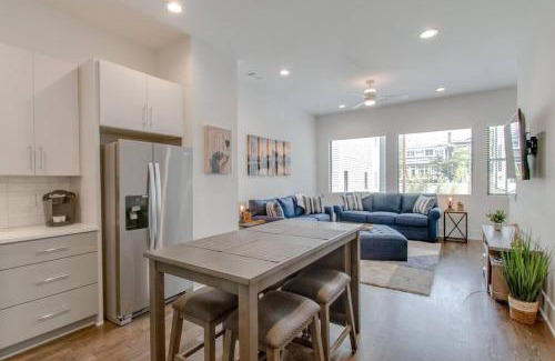 Hillsboro Village House | Large Impressive Townhome Private Viewing Terrace