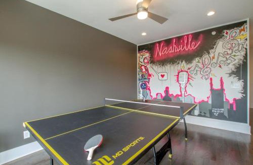 Hillsboro Village House | Large Impressive Townhome Private Viewing Terrace
