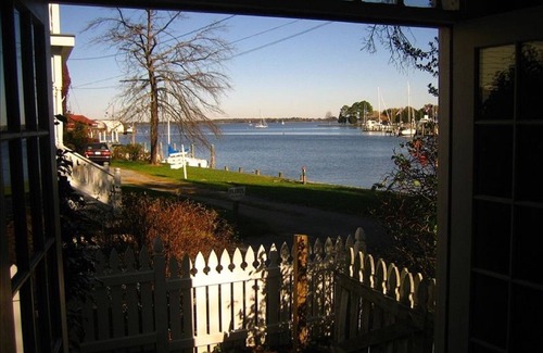St. Michaels House | Large -IN TOWN- Historic House on Harbor in St Michaels - Walk to Everything!