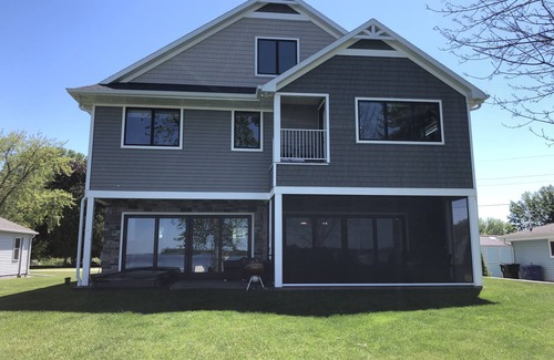 Butte Des Morts House | Large Lake House - 4 Bedroom - EAA Oshkosh