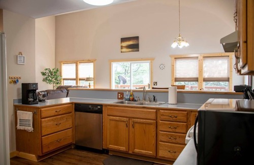 Lost Bridge Village House | Large Lakefront Home On Beaver Lake - Sleeps 15
