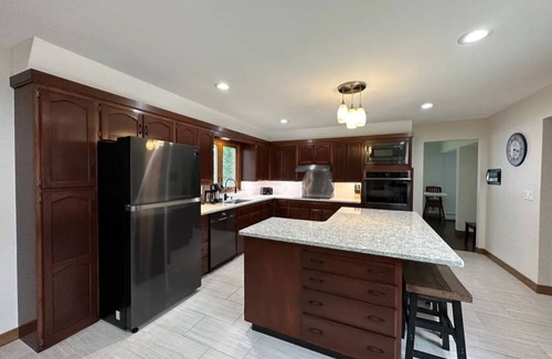 Shawano House | Large lakehome, big yard, gorgeous views. Perfect for families!